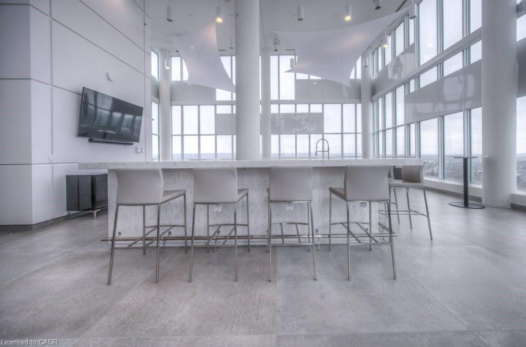 705-500 Brock Avenue, Burlington, ON - Indoor