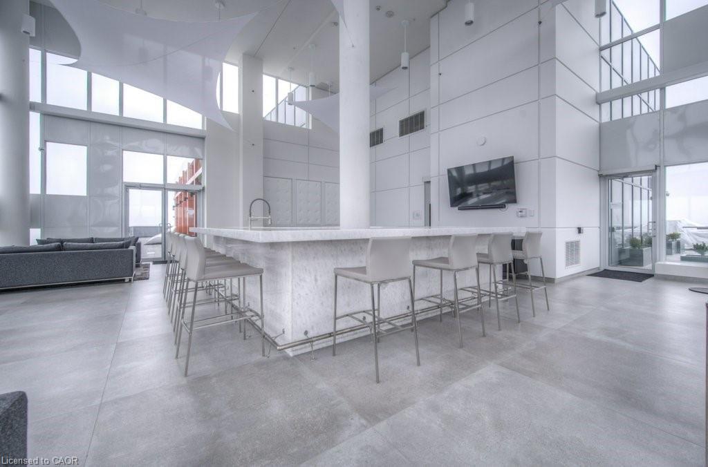 705-500 Brock Avenue, Burlington, ON - Indoor