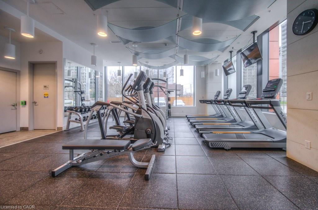 705-500 Brock Avenue, Burlington, ON - Indoor Photo Showing Gym Room