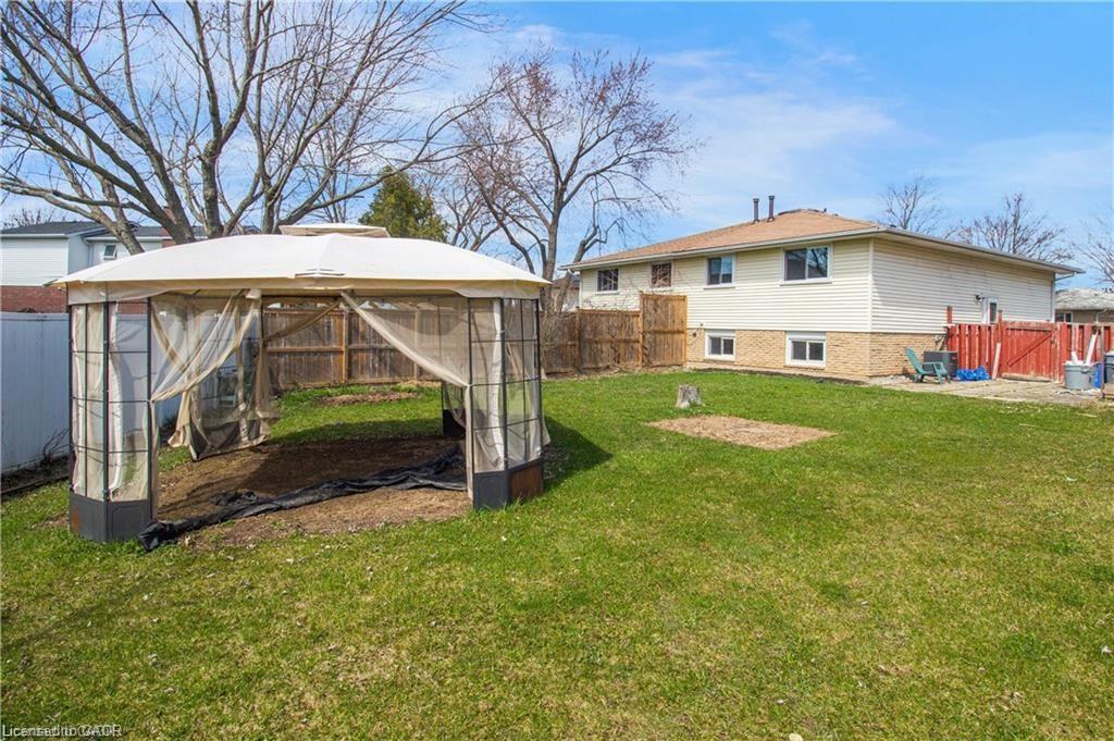 Upper-24 Tara Crescent, Thorold, ON - Outdoor With Backyard