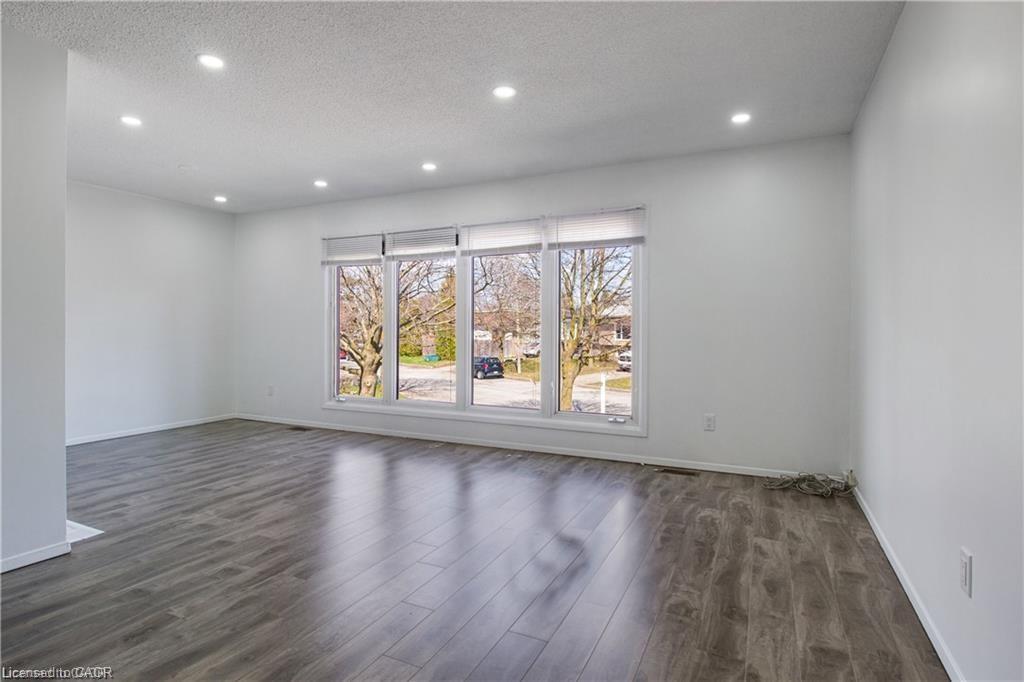 Upper-24 Tara Crescent, Thorold, ON - Indoor Photo Showing Other Room