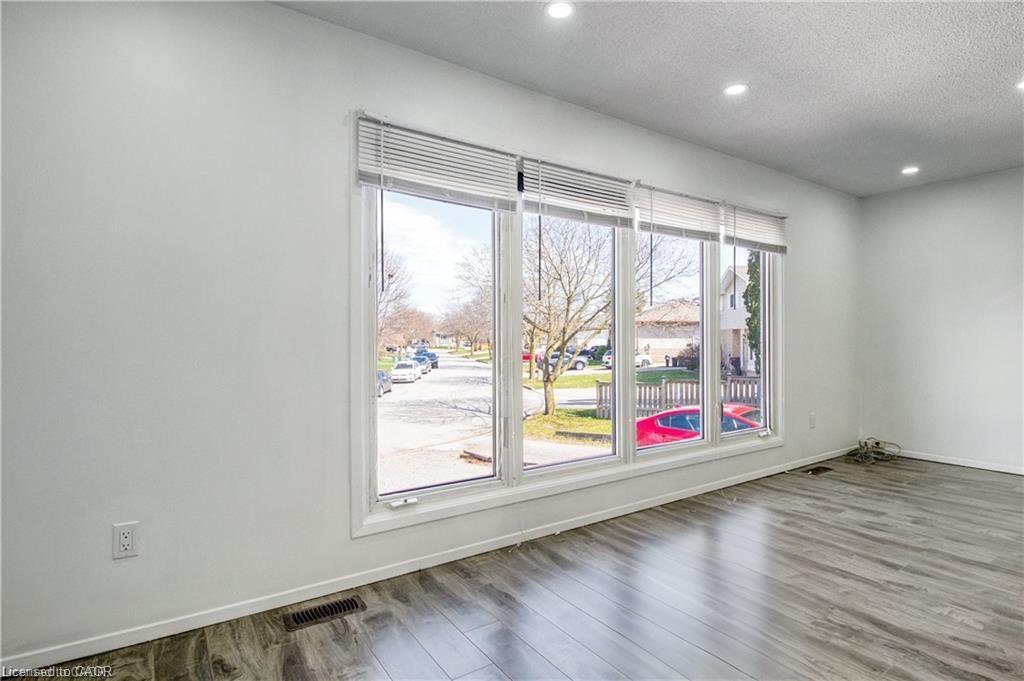 Upper-24 Tara Crescent, Thorold, ON - Indoor Photo Showing Other Room