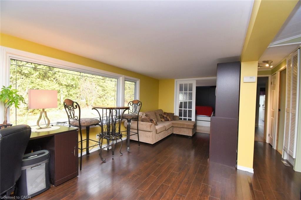 77-1085 10Th Concession Road W, Flamborough, ON - Indoor Photo Showing Living Room