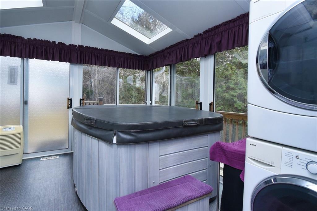 77-1085 10Th Concession Road W, Flamborough, ON - Indoor Photo Showing Laundry Room