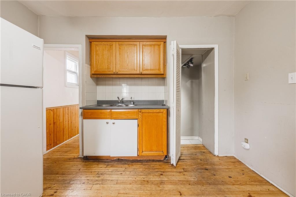 70 Hillview Street, Hamilton, ON - Indoor Photo Showing Kitchen With Double Sink
