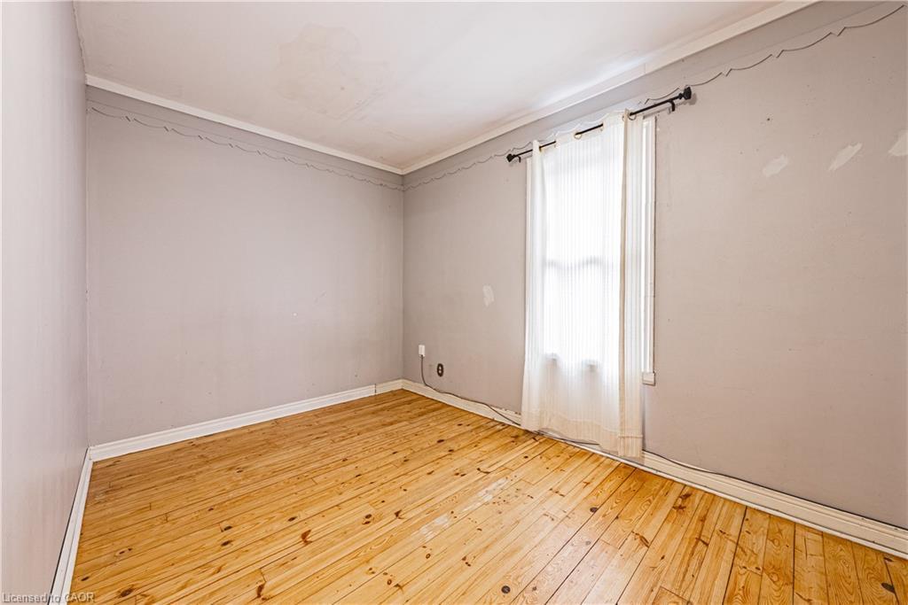 70 Hillview Street, Hamilton, ON - Indoor Photo Showing Other Room