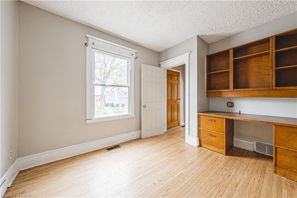 70 Hillview Street, Hamilton, ON - Indoor Photo Showing Other Room