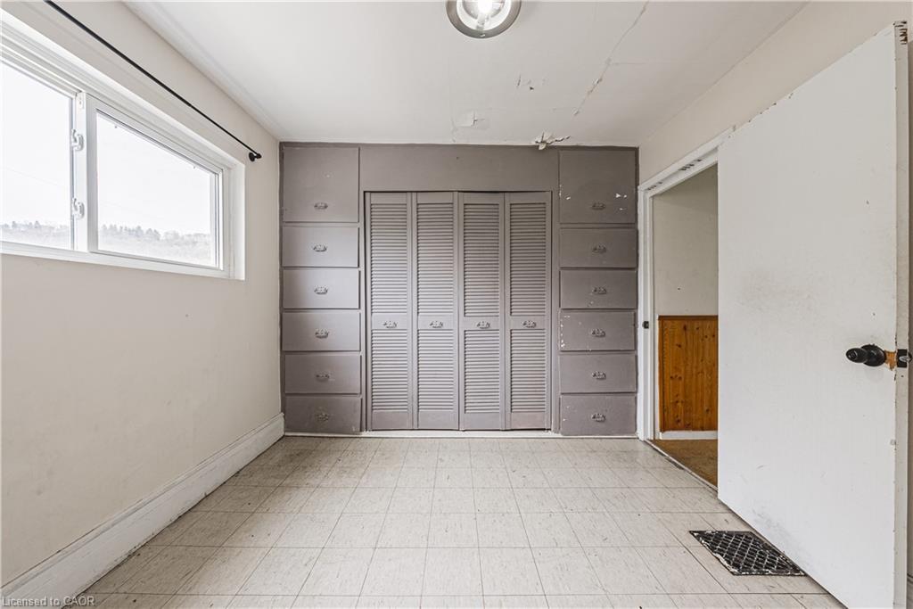 70 Hillview Street, Hamilton, ON - Indoor Photo Showing Other Room