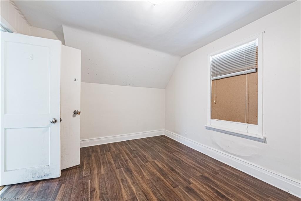 70 Hillview Street, Hamilton, ON - Indoor Photo Showing Other Room