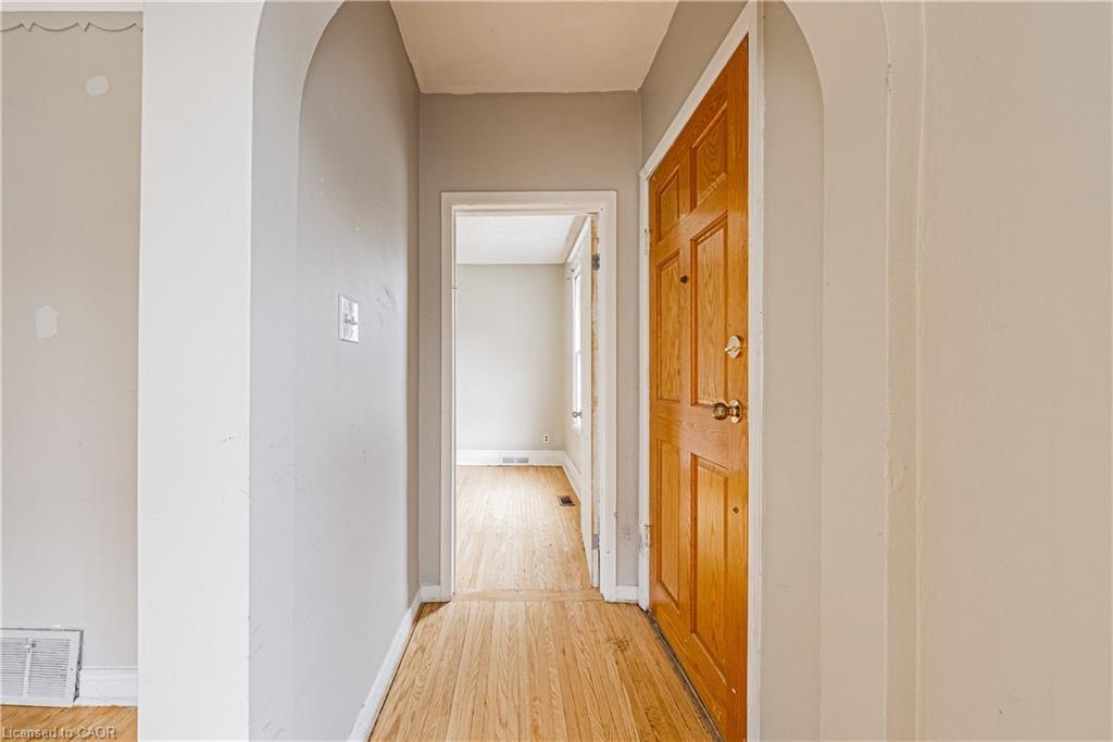 70 Hillview Street, Hamilton, ON - Indoor Photo Showing Other Room