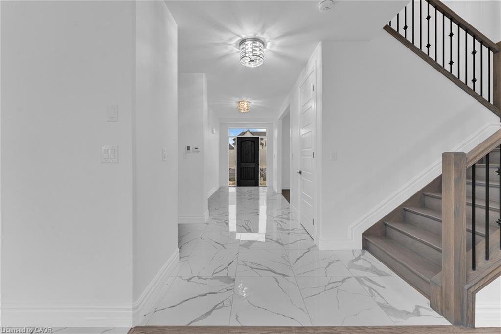 219 Cowan Court, Amherstburg, ON - Indoor Photo Showing Other Room