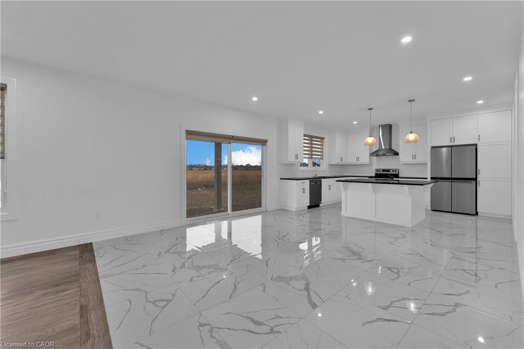 219 Cowan Court, Amherstburg, ON - Indoor Photo Showing Kitchen
