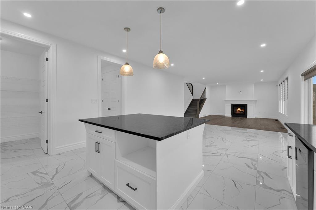 219 Cowan Court, Amherstburg, ON - Indoor Photo Showing Other Room