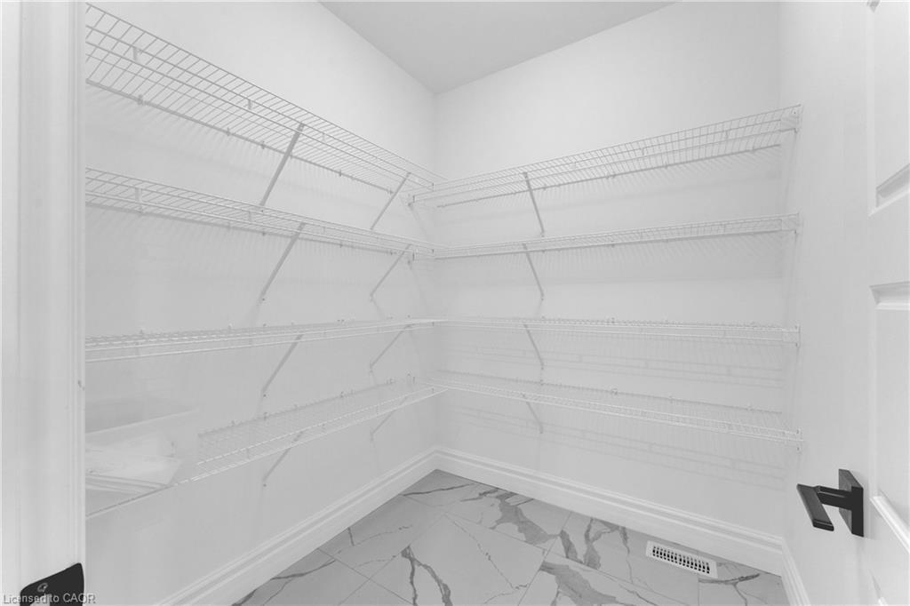 219 Cowan Court, Amherstburg, ON - Indoor With Storage