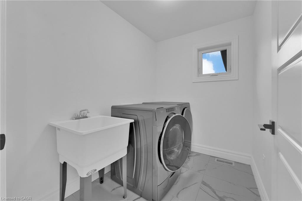 219 Cowan Court, Amherstburg, ON - Indoor Photo Showing Laundry Room