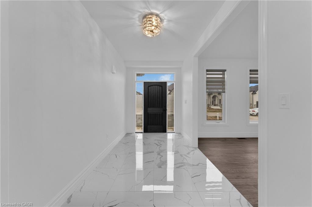 219 Cowan Court, Amherstburg, ON - Indoor Photo Showing Other Room