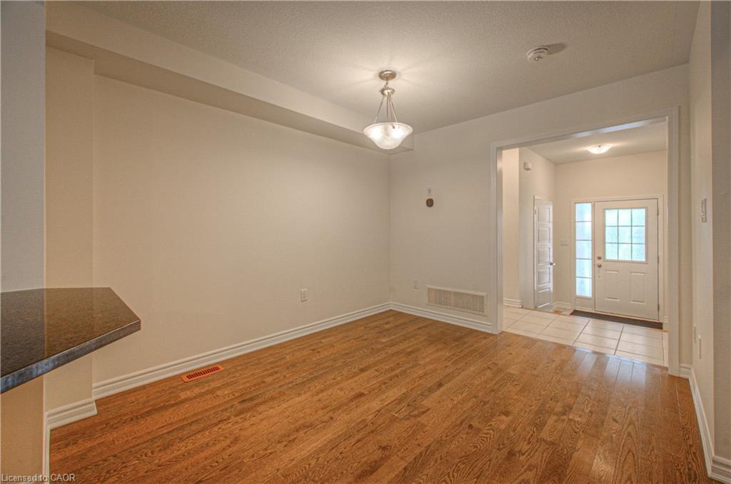 32-19 Ridge Road, Cambridge, ON - Indoor Photo Showing Other Room