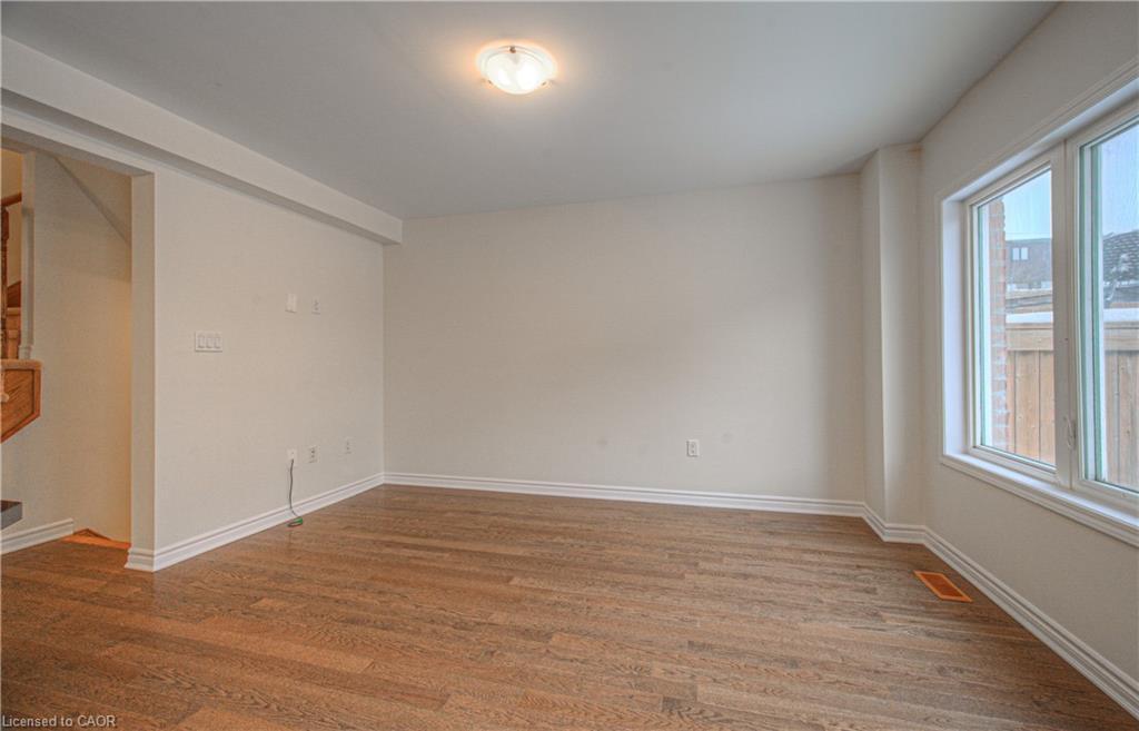 32-19 Ridge Road, Cambridge, ON - Indoor Photo Showing Other Room
