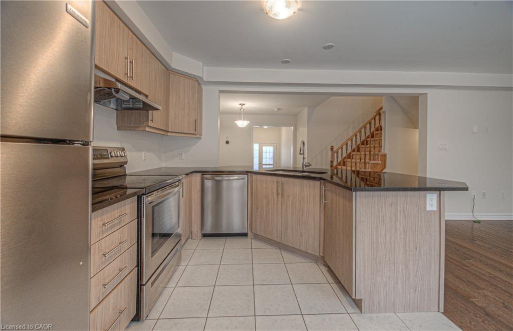 32-19 Ridge Road, Cambridge, ON - Indoor Photo Showing Kitchen With Stainless Steel Kitchen