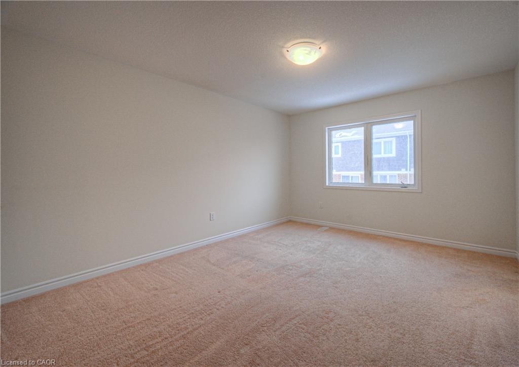 32-19 Ridge Road, Cambridge, ON - Indoor Photo Showing Other Room