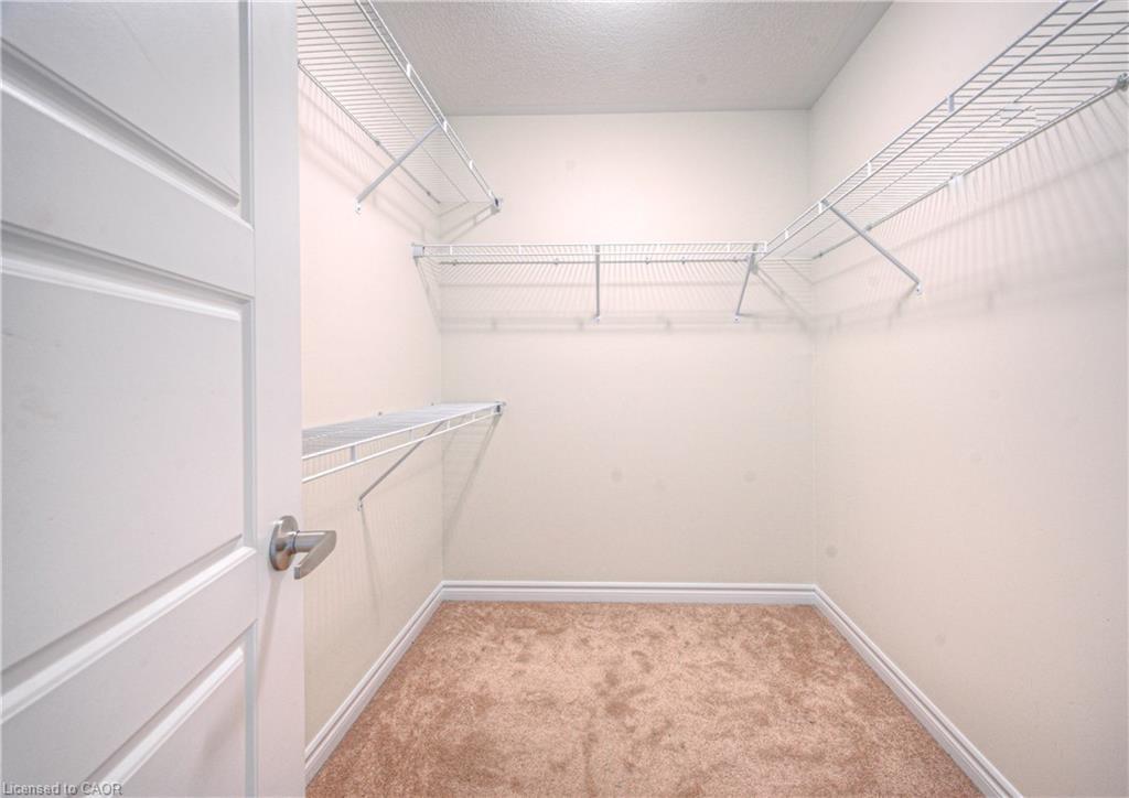 32-19 Ridge Road, Cambridge, ON - Indoor With Storage