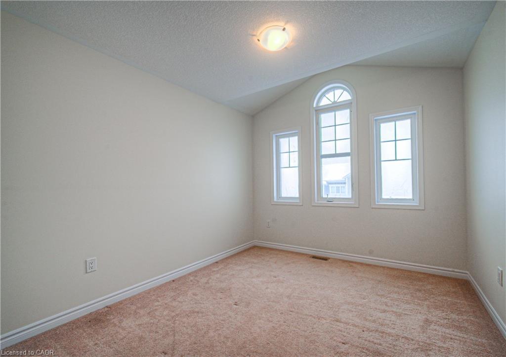 32-19 Ridge Road, Cambridge, ON - Indoor Photo Showing Other Room