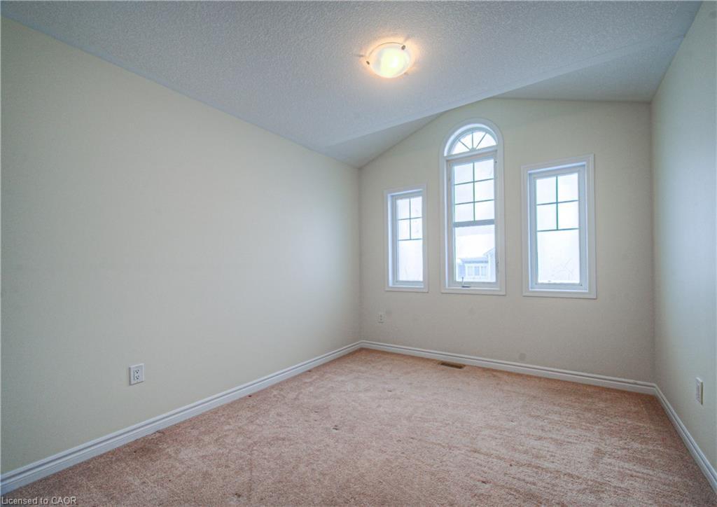 32-19 Ridge Road, Cambridge, ON - Indoor Photo Showing Other Room
