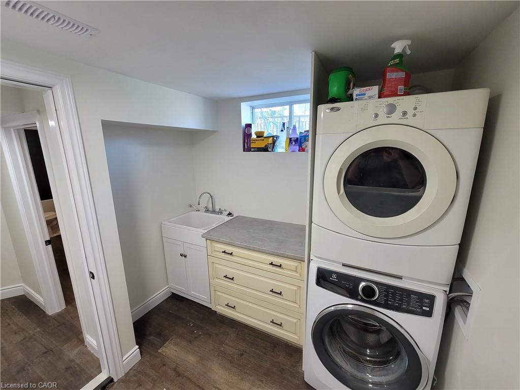 2-75 Edwina Court, Hamilton, ON - Indoor Photo Showing Laundry Room