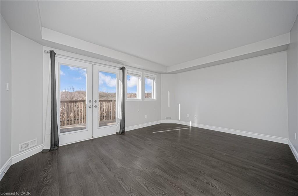 18 C-388 Old Huron Road, Kitchener, ON - Indoor Photo Showing Other Room