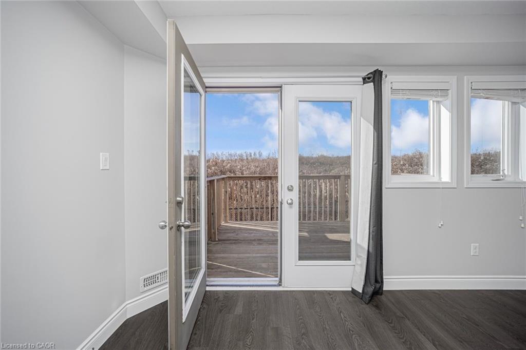 18 C-388 Old Huron Road, Kitchener, ON - Indoor Photo Showing Other Room