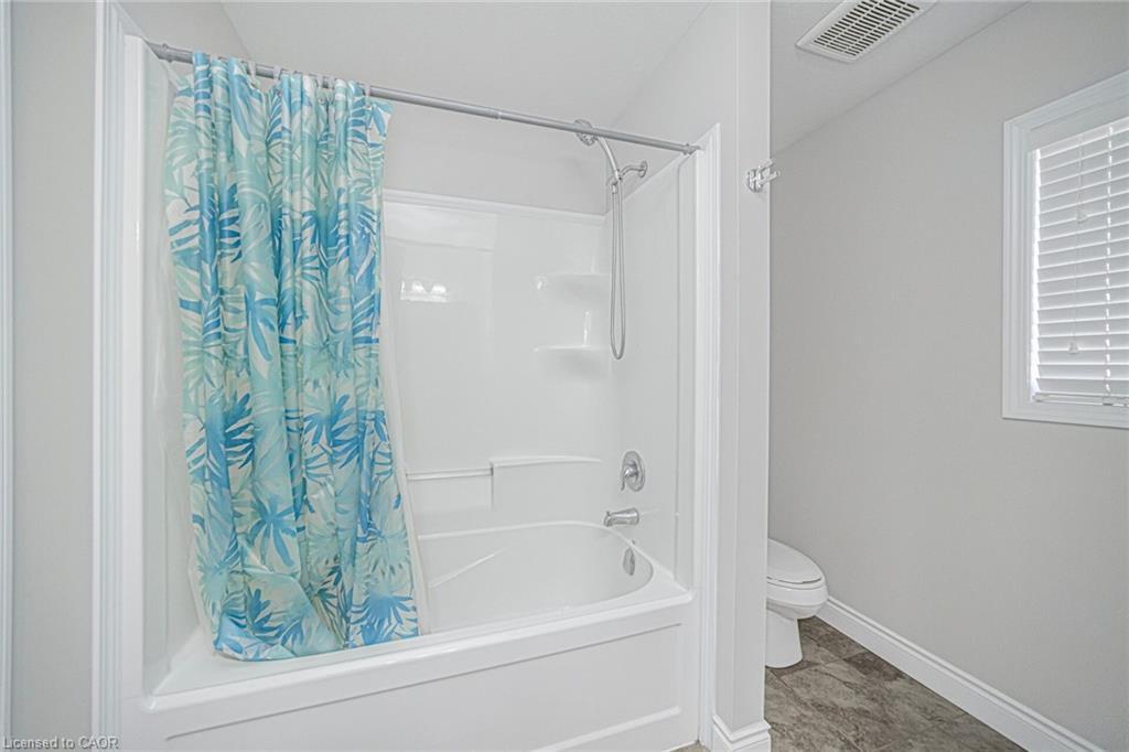 18 C-388 Old Huron Road, Kitchener, ON - Indoor Photo Showing Bathroom