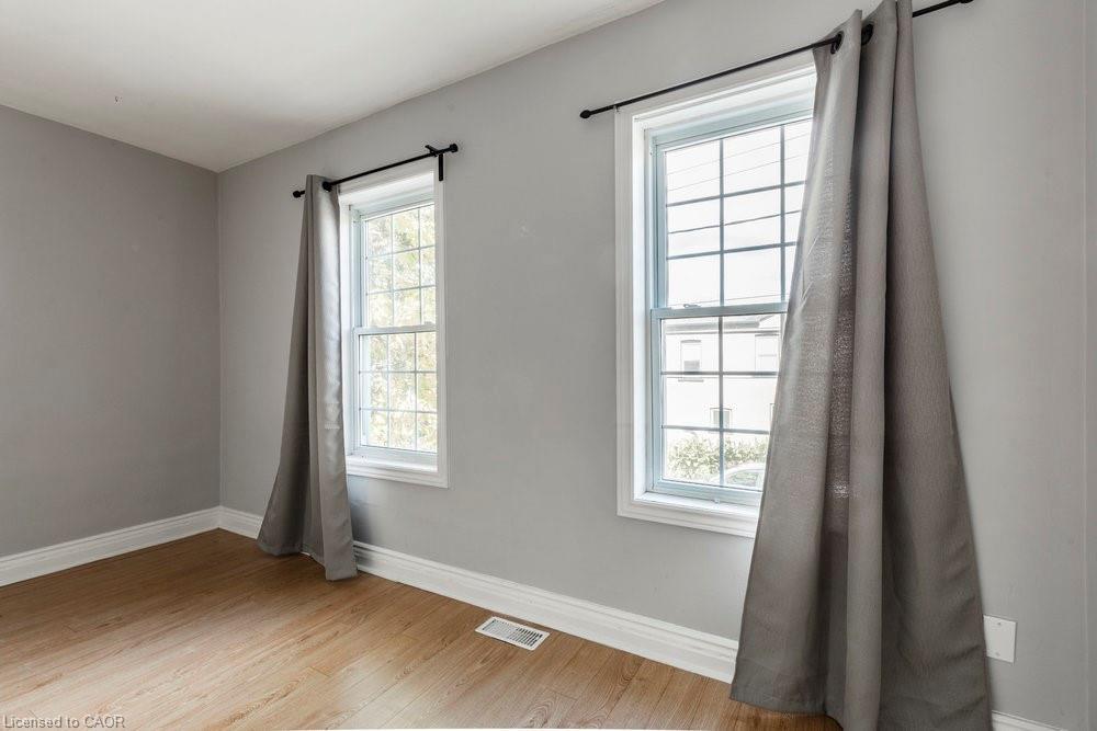 35 Ferrie Street W, Hamilton, ON - Indoor Photo Showing Other Room