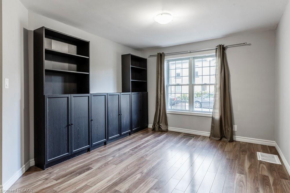 35 Ferrie Street W, Hamilton, ON - Indoor Photo Showing Other Room