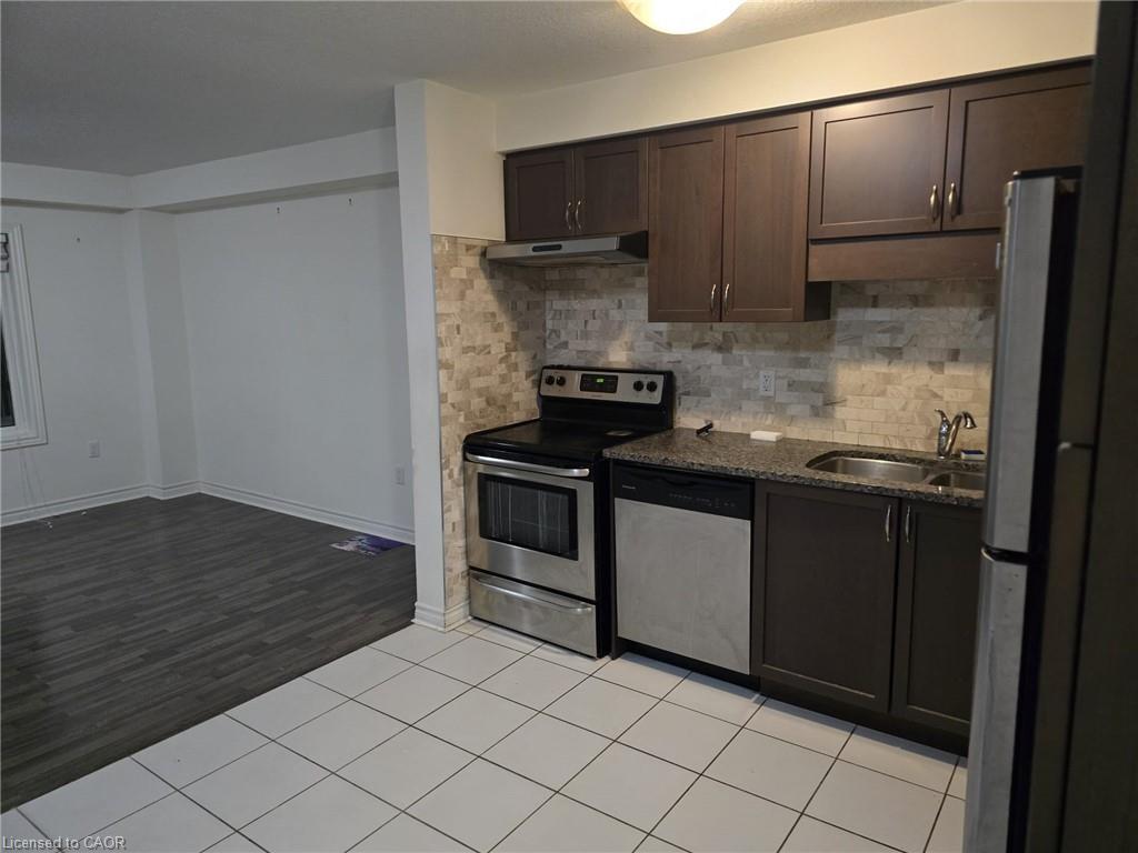 21 Arlington Crescent, Guelph, ON - Indoor Photo Showing Kitchen