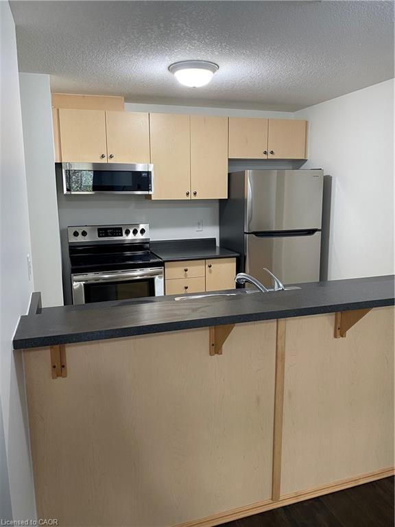 1C-45 Cedarhill Crescent, Kitchener, ON - Indoor Photo Showing Kitchen With Stainless Steel Kitchen