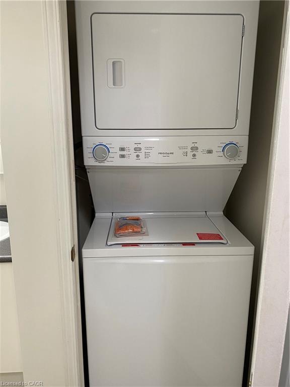 1C-45 Cedarhill Crescent, Kitchener, ON - Indoor Photo Showing Laundry Room