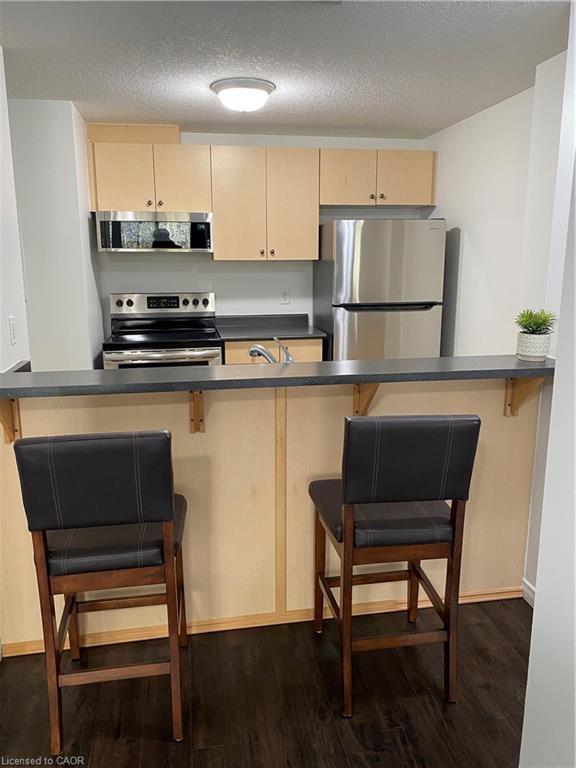 1C-45 Cedarhill Crescent, Kitchener, ON - Indoor Photo Showing Kitchen With Stainless Steel Kitchen