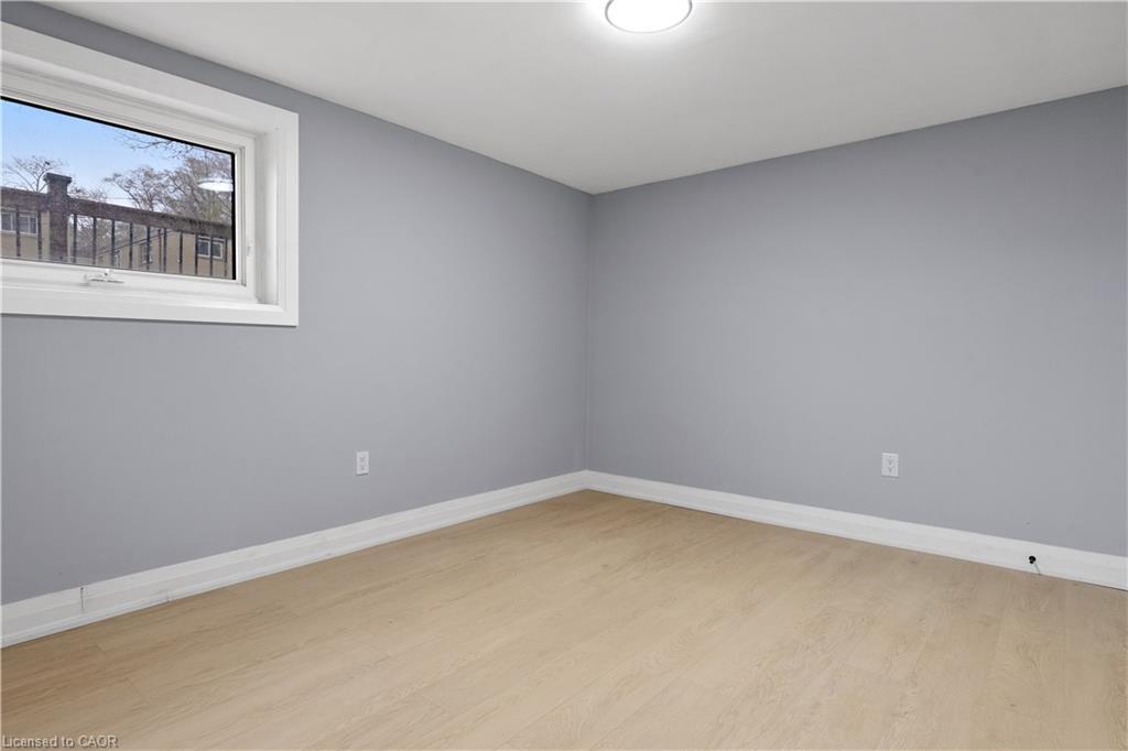 19 Broad Street, Brantford, ON - Indoor Photo Showing Other Room
