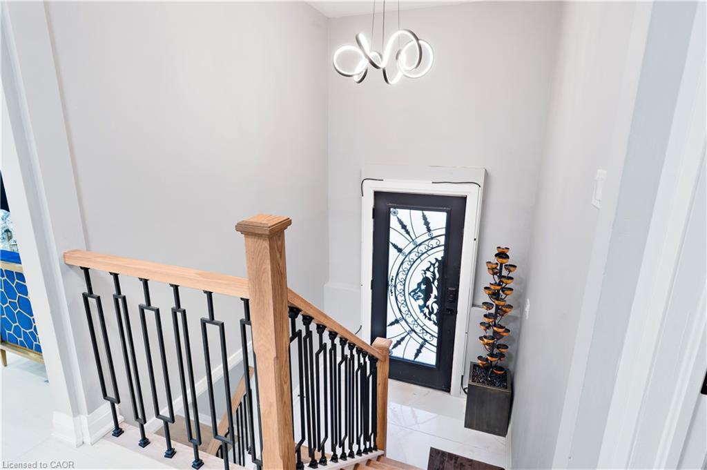 19 Broad Street, Brantford, ON - Indoor Photo Showing Other Room