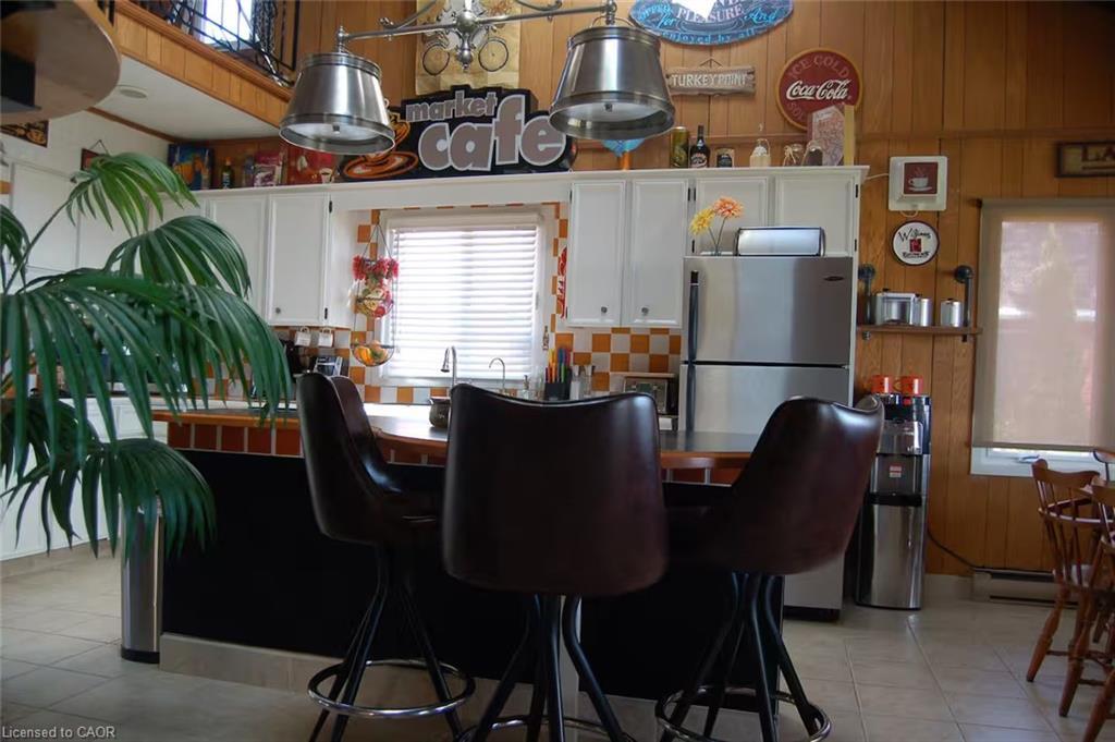 109 Ordnance Avenue, Turkey Point, ON - Indoor Photo Showing Dining Room