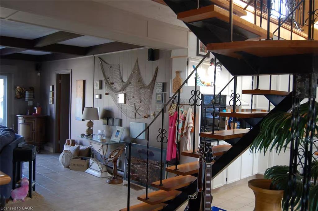 109 Ordnance Avenue, Turkey Point, ON - Indoor Photo Showing Other Room