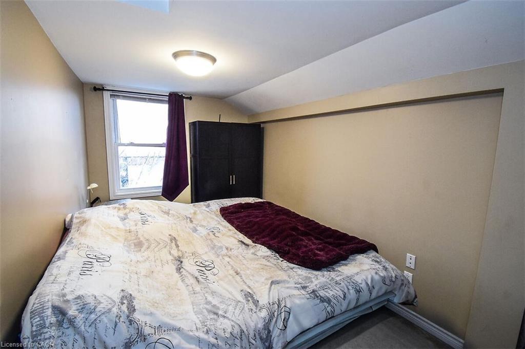 16 Land Street N, Hamilton, ON - Indoor Photo Showing Bedroom