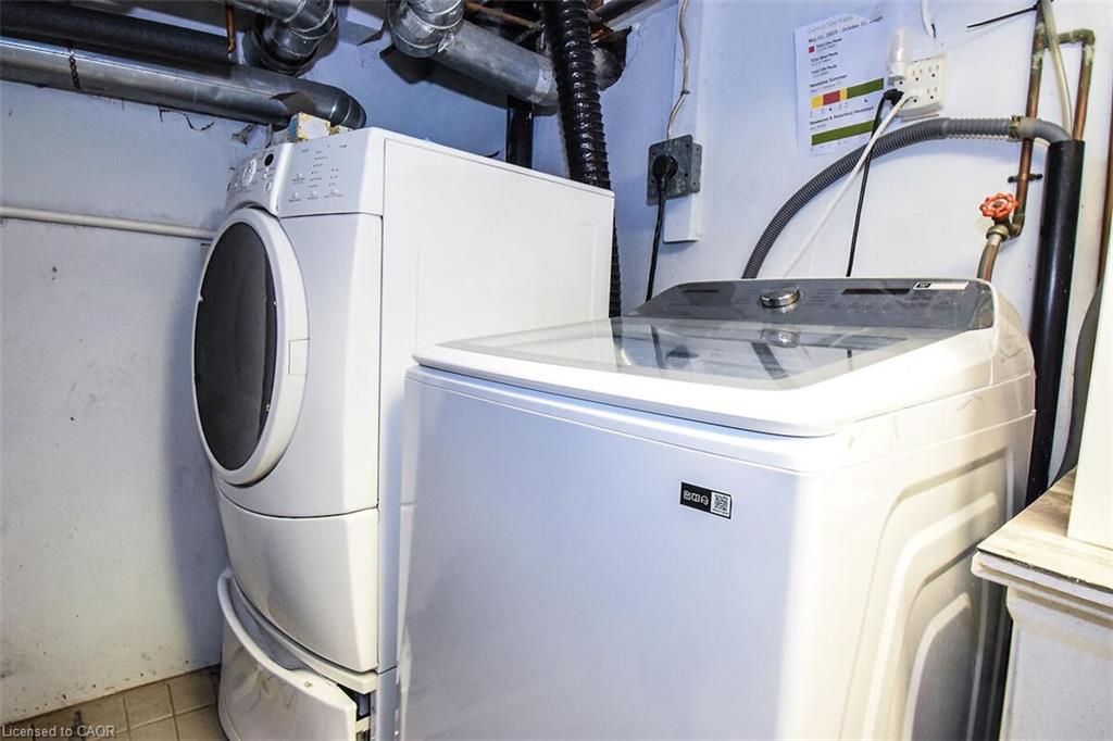 16 Land Street N, Hamilton, ON - Indoor Photo Showing Laundry Room