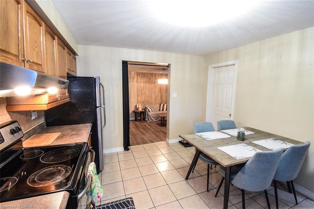 16 Land Street N, Hamilton, ON - Indoor Photo Showing Kitchen