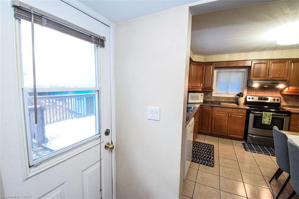 16 Land Street N, Hamilton, ON - Indoor Photo Showing Kitchen
