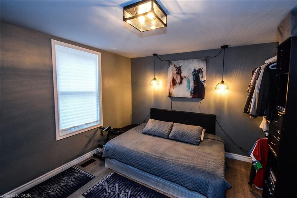 16 Land Street N, Hamilton, ON - Indoor Photo Showing Bedroom