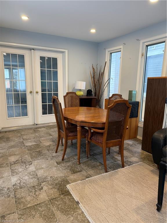 145 Brantdale Avenue, Hamilton, ON - Indoor Photo Showing Dining Room