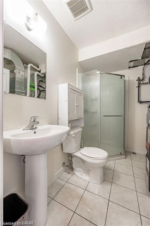 A-37 Edna Street, Kitchener, ON - Indoor Photo Showing Bathroom