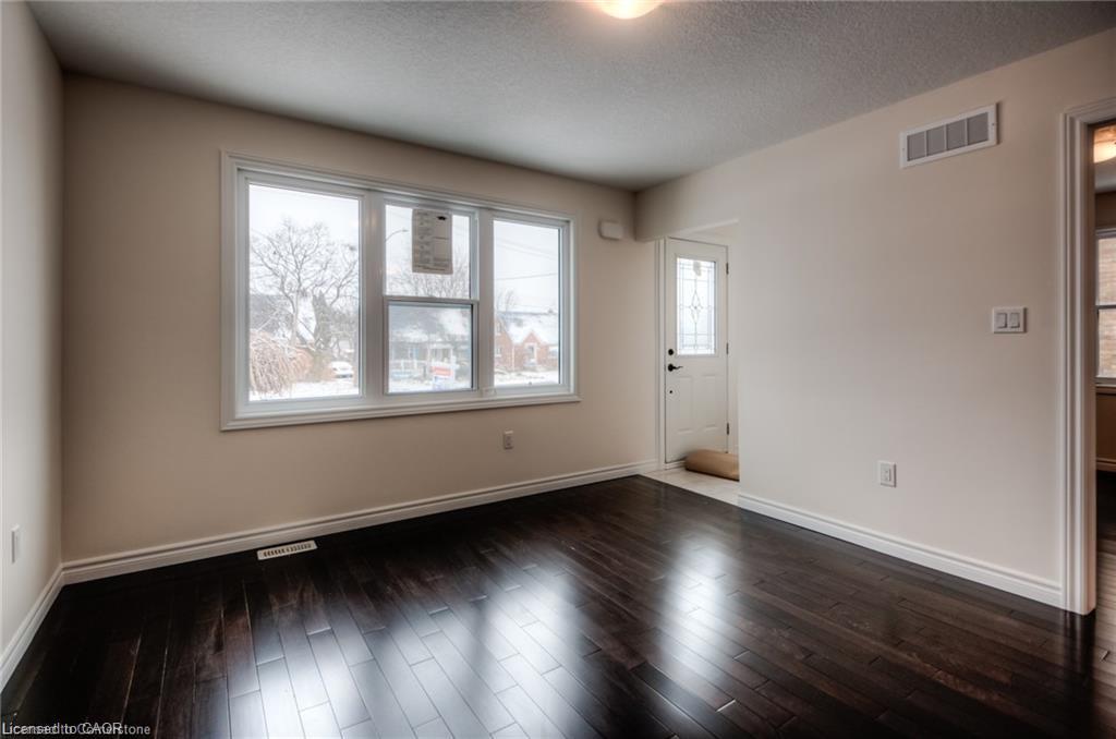 A-37 Edna Street, Kitchener, ON - Indoor Photo Showing Other Room
