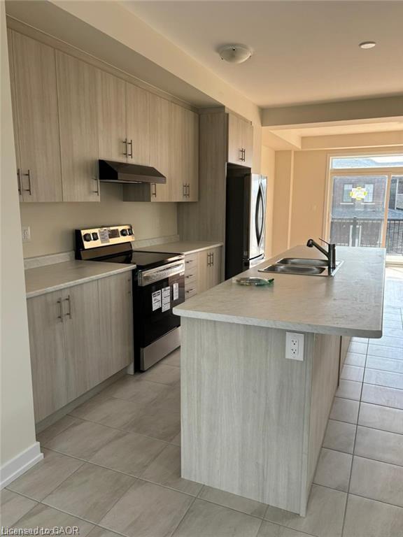 65 Melody Lane, Thorold, ON - Indoor Photo Showing Kitchen With Double Sink